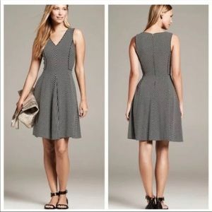 Banana Republic Black White Striped Dress Fit & Flair Pleated size 4 Sleeveless